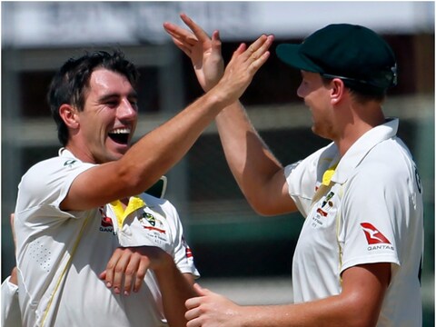 Pakistan vs Australia: ऑस्ट्रेलिया के कप्तान पैट कमिंस विकेट लेने का जश्न मनाते हुए. (AP)