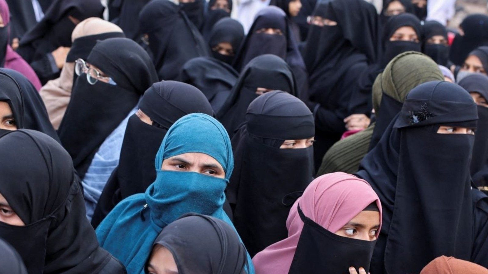 Hijab Row सुप्रीम कोर्ट पहुंचा हिजाब केस कर्नाटक हाईकोर्ट के फैसले