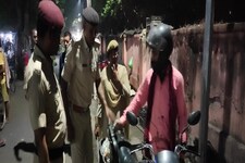 स्वर्ण व्यवसायी से कैश समेत लाखों रुपए के गहने लूटे, विरोध करने पर मारी गोली