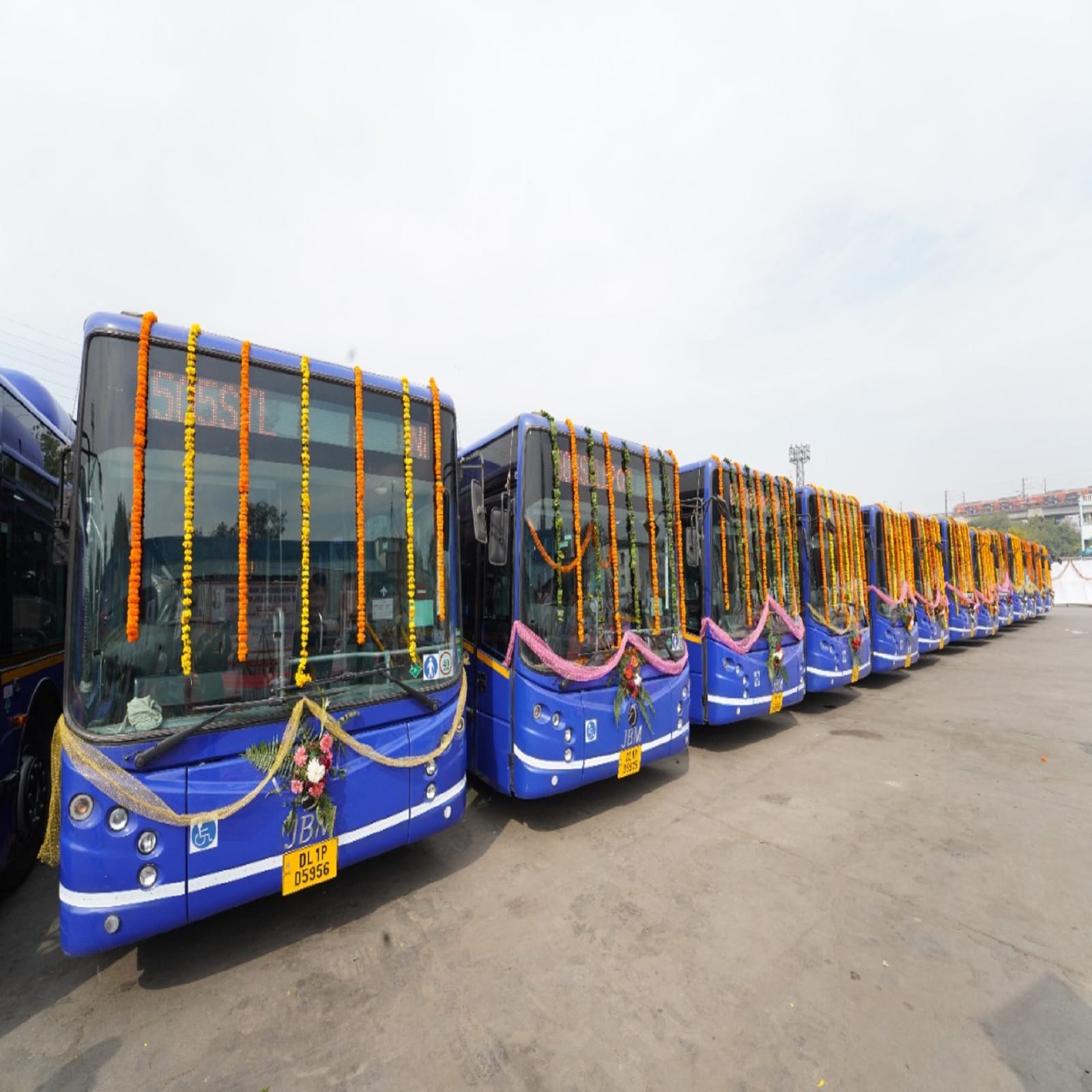 DTC Buses, Cluster bus, Delhi Government, Arvind Kejriwal, Kailash Gahlot, DTC, Cluster Buses in delhi, E-Bus, Electric Bus, Kejriwal Government, Delhi Latest News, डीटीसी बसें, लो-फ्लोर डीटीसी बसें, दिल्ली न्यूज, 80 एसी लो- फ्लोर डीटीसी बसें, दिल्ली की खबरें, दिल्ली सरकार, कैलाश गहलोत, परिवाहन मंत्रालय कैलाश गहलोत, दिल्ली न्यूज, डीटीसी बस, दिल्ली लेटेस्ट न्यूज, अरविंद केजरीवाल