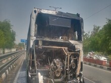 DTC की लो फ्लोर नॉन AC बस में लगी आग, कोई हताहत नहीं