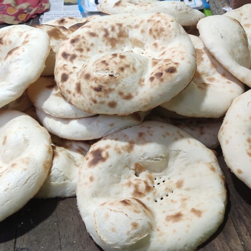 मुगलई खमीरी रोटी का मजा लेना है तो कूंचा फौलाद खान में 'उस्मान रोटी ...