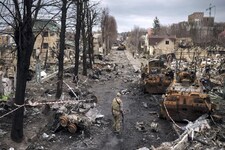 रूसी हमले में नष्ट हुई एक इमारत के मलबे से मिली 44 लाशें, यूक्रेन ने किया दावा