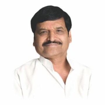 शिवपाल सिंह यादव ने अपनी पार्टी के लिए अपनी विधानसभा 199 जसवंतनगर में शामिल 4 ब्लॉकों में प्रतिनिधियों की घोषणा की है. (फोटो- @shivpalsinghyad) 