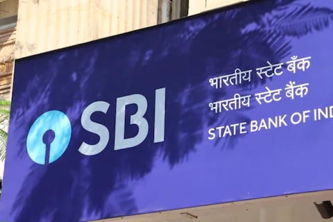 एसबीआई भारत का सबसे बड़ा बैंक है.