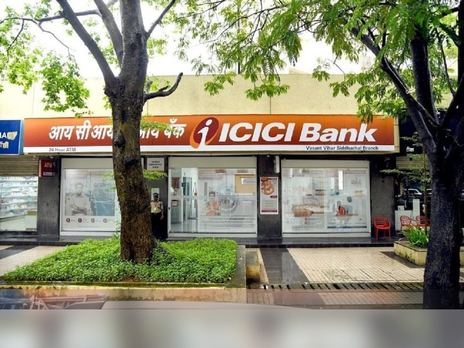 ICICI बैंक ने 2 करोड़ और इससे अधिक लेकिन 5 करोड़ तक की सावधि जमा की ब्याज दरें बढ़ाने का किया ऐलान.