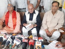 गौमूत्र छिड़क दें तो भूत-प्रेत और वास्तु दोष हो जाता है दूर- यूपी के मंत्री