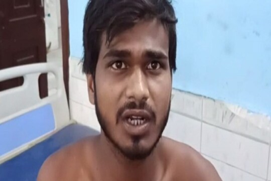 In Gopalganj, a case of beating a Dalit youth with sticks has come to the fore in a filled panchayat.  (News 18 Hindi)