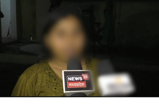 MP Shocking Crime: मध्य प्रदेश के दमोह जिले में बहू ने ससुर पर रेप का आरोप लगाया. पुलिस ने आरोपी को गिरफ्तार कर लिया है.