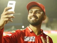धोनी को अंपायर ने नहीं दिया आउट, फिर डेब्यूटेंट विकेटकीपर ने लिया DRS और...