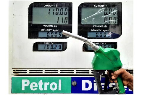 पेट्रोल-डीजल की कीमतों में आज शनिवार को भी कोई बदलाव नहीं हुआ है.