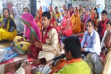 सात फेरों से पहले दूल्हा-दुल्हन ने निभाई ऐसी रस्म, मुरीद हो गए शादी में पहुंचे मेहमान
