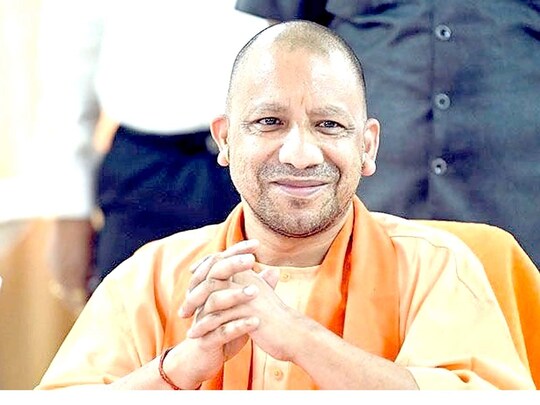 योगी सरकार ने 100 दिन में 10 हजार युवाओं को सरकारी नौकरी देने का लक्ष्‍य रखा है. 