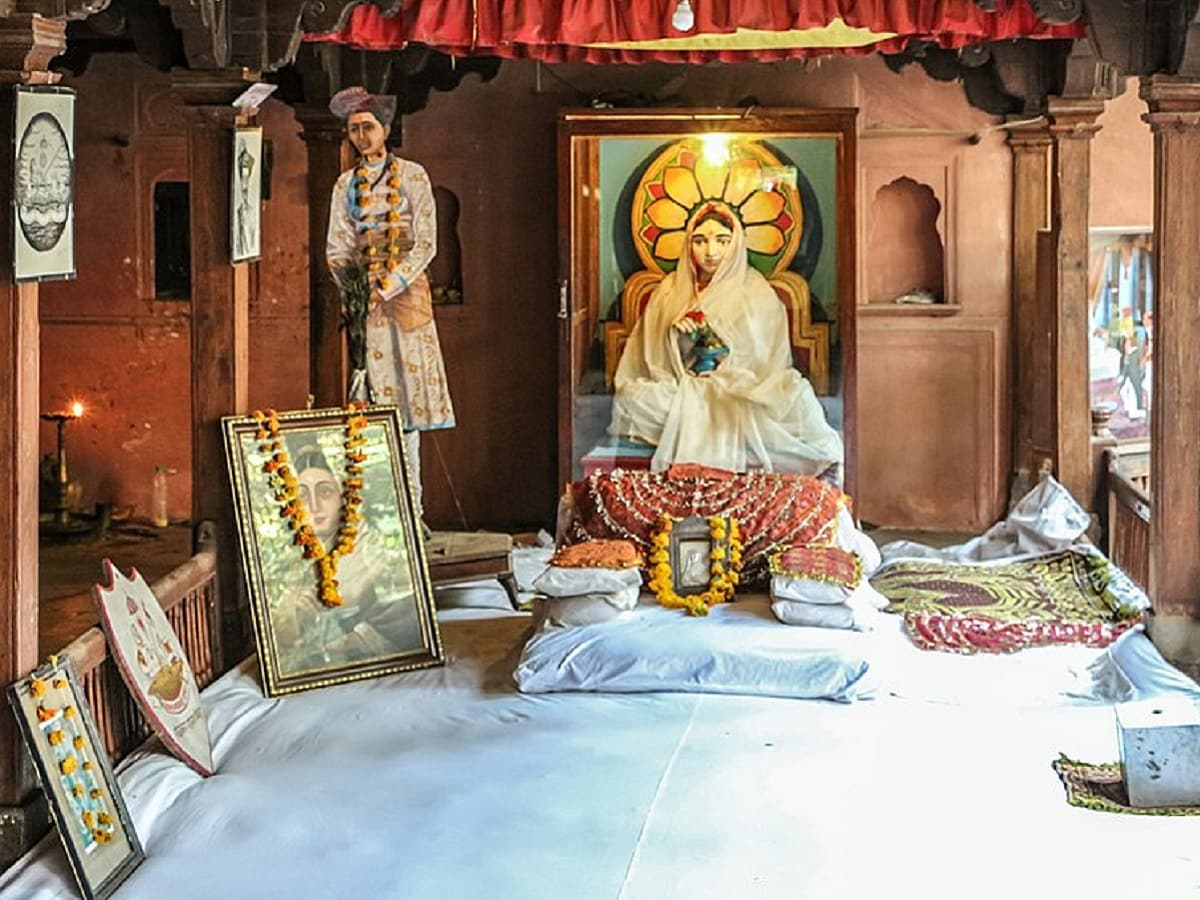 Indore, Madhya Pradesh, Malwa, Maheshwar, Ahilya Bai Holkar, Maharani Ahilya Bai Holkar