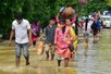 असम में थमने का नाम नहीं ले रही तेज बारिश, बाढ़ से लोगों की बढ़ी परेशानियां