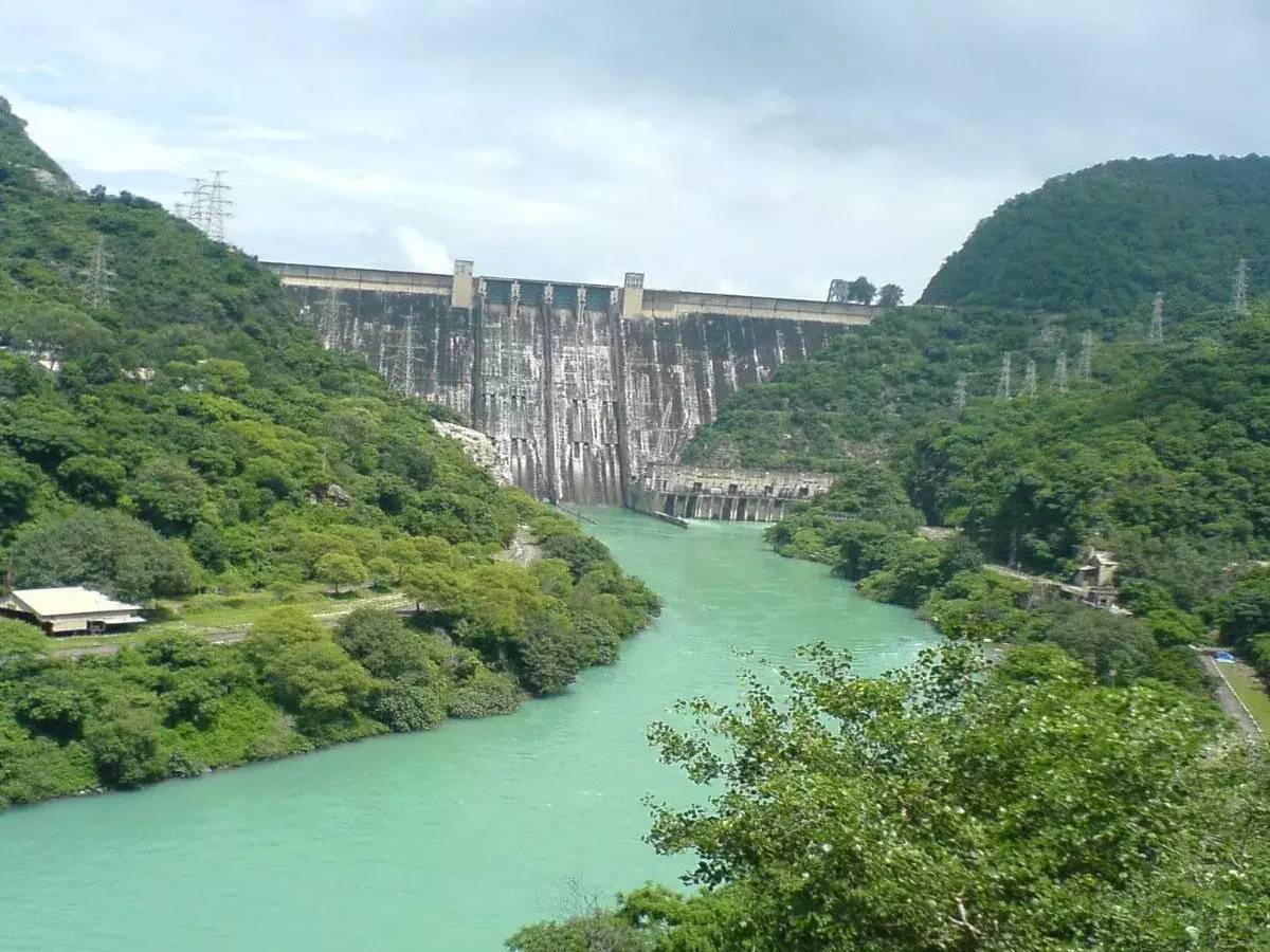 इकलौती ट्रेन, जिसमें 73 साल से मुफ्त यात्रा कर रहे हैं लोग, न लेते हैं टिकट न होती है चेकिंग ! 2 Indian Railway, Indian Railway Free route, Largest Railway Network, indian railways, indian railway news, free train travel, bhakra nangal dam train, Do you Know About Bhakhra Nagal Train, Bhakra Beas Management Board, Bhakhra Nangal Dam