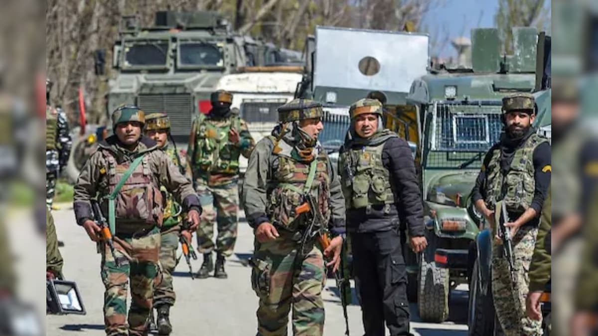 कश्मीर में सुरक्षा बलों को बड़ी कामयाबीः मुठभेड़ में 2 खतरनाक आतंकियों को मार गिराया