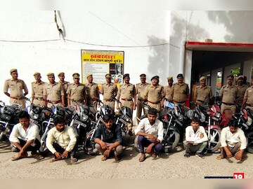 पुलिस ने बताया की यह गिरोह प्रयागराज शहर और उसके आसपास के इलाकों से चोरी की घटनाओं को अंजाम देता था. पुलिस ने बताया की यह गिरोह प्रयागराज शहर और उसके आसपास के इलाकों से चोरी की घटनाओं को अंजाम देता था.
