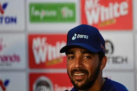 मोमिनुल हक (Mominul haque) ने बांग्लादेश की टेस्ट टीम की कप्तानी छोड़ने का फैसला किया है. (AFP)