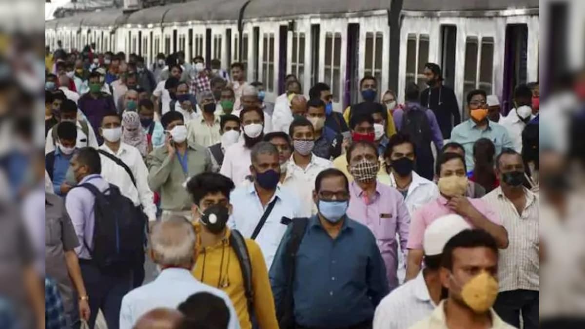 महाराष्ट्रः लोकल ट्रेनों में मास्क पहनना हो सकता है जरूरी! सीएम ने अधिकारियों के साथ की बैठक