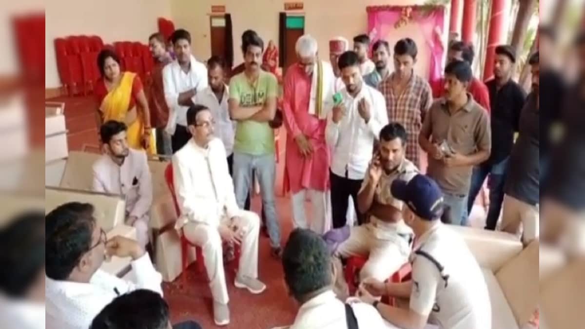 OMG : शराबी दूल्हे ने स्टेज पर की ऐसी हरकत, दुल्हन ने माला तोड़ी और शादी से कर दिया इंकार