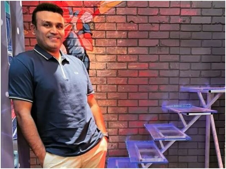  भारत की तरफ से सबसे ज्यादा टेस्ट क्रिकेट में छक्के मारने वाले खिलाड़ी वीरेंद्र सहवाग रहे हैं. उन्होंने 180 पारियों में 91 छक्के जड़े हैं. वो ओवरऑल पांचवें नंबर पर हैं. चौथे नंबर पर दक्षिण अफ्रीका के महान बल्लेबाज जैक कैलिस (97 छक्के) हैं. (Virender Sehwag Instagram)