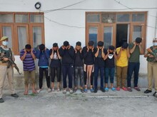 Srinagar: यासीन मलिक के घर के बाहर नारे और पत्थरबाजी के आरोप में 10 गिरफ्तार