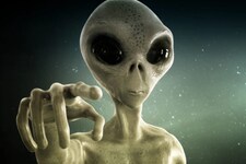 क्या धरती पर आते रहते हैं एलिएंस? पिछले साल UFO को 250 बार देखने का दावा