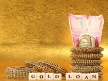 Gold Loan : कौन से बैंक सबसे कम ब्याज दर पर दे रहे हैं गोल्ड लोन, समझिए गणित