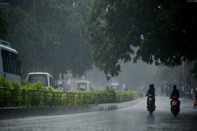 Weather Update: झारखंड व बिहार सहित कई राज्यों में बारिश की संभावना, दिल्ली  में आए तूफान ने मचाई तबाही - weather update rainfall in jharkhand bihar  odisha and other state know about