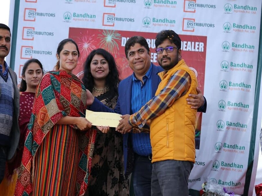 हिमाचल की बेटी ने माउंट एवरेस्ट पर फहराया तिरंगा, पिछली बार महज 300 मीटर से चूकीं थी