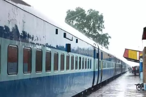 जम्मूतवी और जोधपुर के बीच संचाल‍ित ट्रेन को मंडी डबवाली स्‍टेशन पर तत्‍काल प्रभाव से ठहराव देने का न‍िर्णय ल‍िया है. (File Photo)