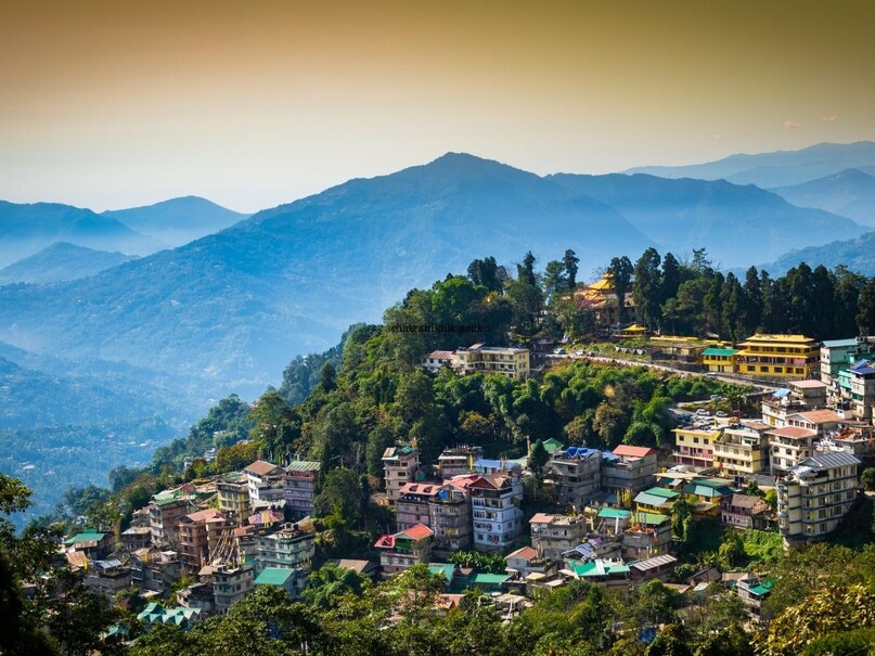 अचलगढ़ हिल (achalgarh hill station) अरावली रेंज में बसा राजस्थान के बेस्ट हिल स्टेशनों में से एक है. यह माउंट आबू से लगभग 11 किमी की दूरी पर स्थित है. चारों तरफ हरियाली और वैली आपको अंदर से आत्मविभोर कर सकती है. अचलगढ़ की चोटी से आप माउंट आबू शहर की खूबसूरती को देख सकते हैं. Image : Canva अचलगढ़ हिल (achalgarh hill station) अरावली रेंज में बसा राजस्थान के बेस्ट हिल स्टेशनों में से एक है. यह माउंट आबू से लगभग 11 किमी की दूरी पर स्थित है. चारों तरफ हरियाली और वैली आपको अंदर से आत्मविभोर कर सकती है. अचलगढ़ की चोटी से आप माउंट आबू शहर की खूबसूरती को देख सकते हैं. Image : Canva
