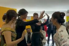 VIDEO: Cannes में दीपिका पादुकोण ने किया घूमर डांस, उर्वशी-तमन्ना भी दिखीं साथ