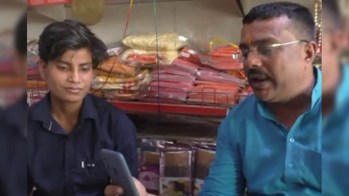 भीषण गर्मी में साइकिल से गोरखपुर से 1200 KM दूर धार पहुंची लड़की, जानिए क्यों?