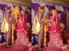 दुल्हन ने गुस्से में पहनाई दूल्हे को वरमाला, लोग बोले- दीदी को पसंद नहीं जीजा