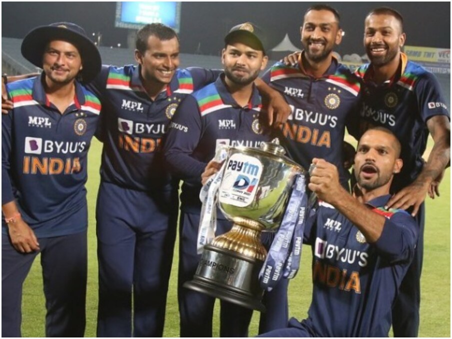  वहीं सीनियर खिलाड़ियों को इंग्लैंड में एक जुलाई से शुरू होने वाले टेस्ट मैच के लिए दूसरी टीम में जगह दी जा सकती है. पिछले साल हुई सीरीज का अंतिम मैच कोराेना के कारण नहीं खेला जा सका था. टीम इंडिया अभी सीरीज में 2-1 से आगे है. यह सीरीज वर्ल्ड टेस्ट चैंपियनशिप के लिहाज से अहम है. (Hardik Pandya Instagram)