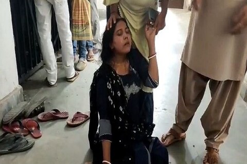 गोपालगंज में प्रेमी संग पकड़ी गई महिला ने पुलिस स्टेशन में हंगामा किया. 