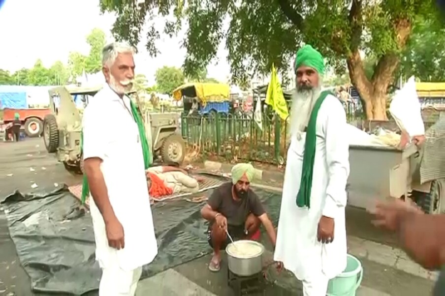  बता दें कि किसान 10 जून से धान की बुवाई, गेहूं की फसल पर बोनस देने और अन्य मांगों को लेकर पंजाब सरकार पर दबाव बनाने के लिए किसान राजधानी की तरफ निकले थे. इसी बीच भगवंत मान ने कहा कि वह किसानों की समस्या को समझते हैं.