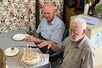 102 साल की उम्र में भी काम करते हैं बुजुर्ग शख्स, रिटायर होने को तैयार नहीं !