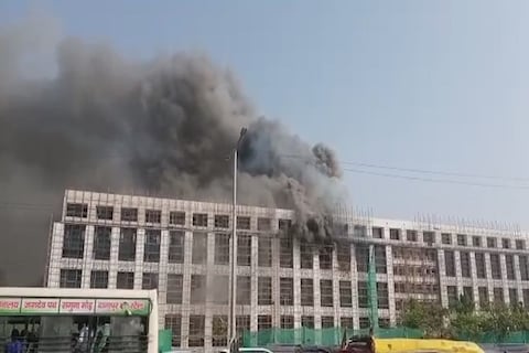 Visvesvaraya Bhavan Fire: जिस 7वें फ्लोर का सीएम नीतीश के हाथों आज उद्घाटन  होने की थी संभावना, वह आग में तबाह - visvesvaraya bhavan fire incident  newly built 7th floor destroy chief