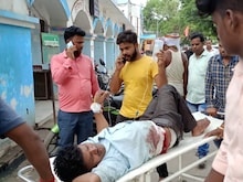 Gopalganj: थाने के पास की ज्वेलरी शॉप में डकैती, अपराधियों ने एक को गोली मारी