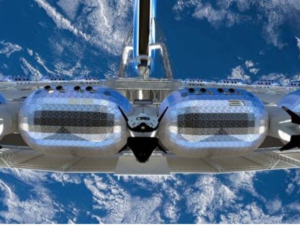  Mirror की रिपोर्ट के मुताबिक स्पेस में दो स्टेशन बनाए जाएंगे वॉएगर स्टेशन (Voyager Station) और ( Pioneer Station). यही स्पेस में बनने वाले होटल्स ने नाम हैं. जिन्हें अंतरिक्ष में लोगों के लिए Orbital Assembly कंपनी खोलने का दावा कर रही है. इनमें से Pioneer Station के साल 2025 तक तैयार हो जाने की उम्मीद है.