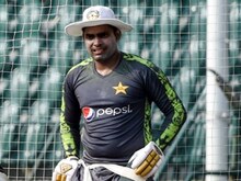 उमर अकमल, हारिस समेत 4 क्रिकेटरों को PCB ने अचानक फिटनेस टेस्ट के लिए बुलाया
