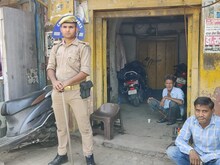 Agra News:जानिए क्यों पुलिस फोर्स की वजह से आगरा के इस बाजार में जुम्मे को पसरा रहता है सन्नाटा