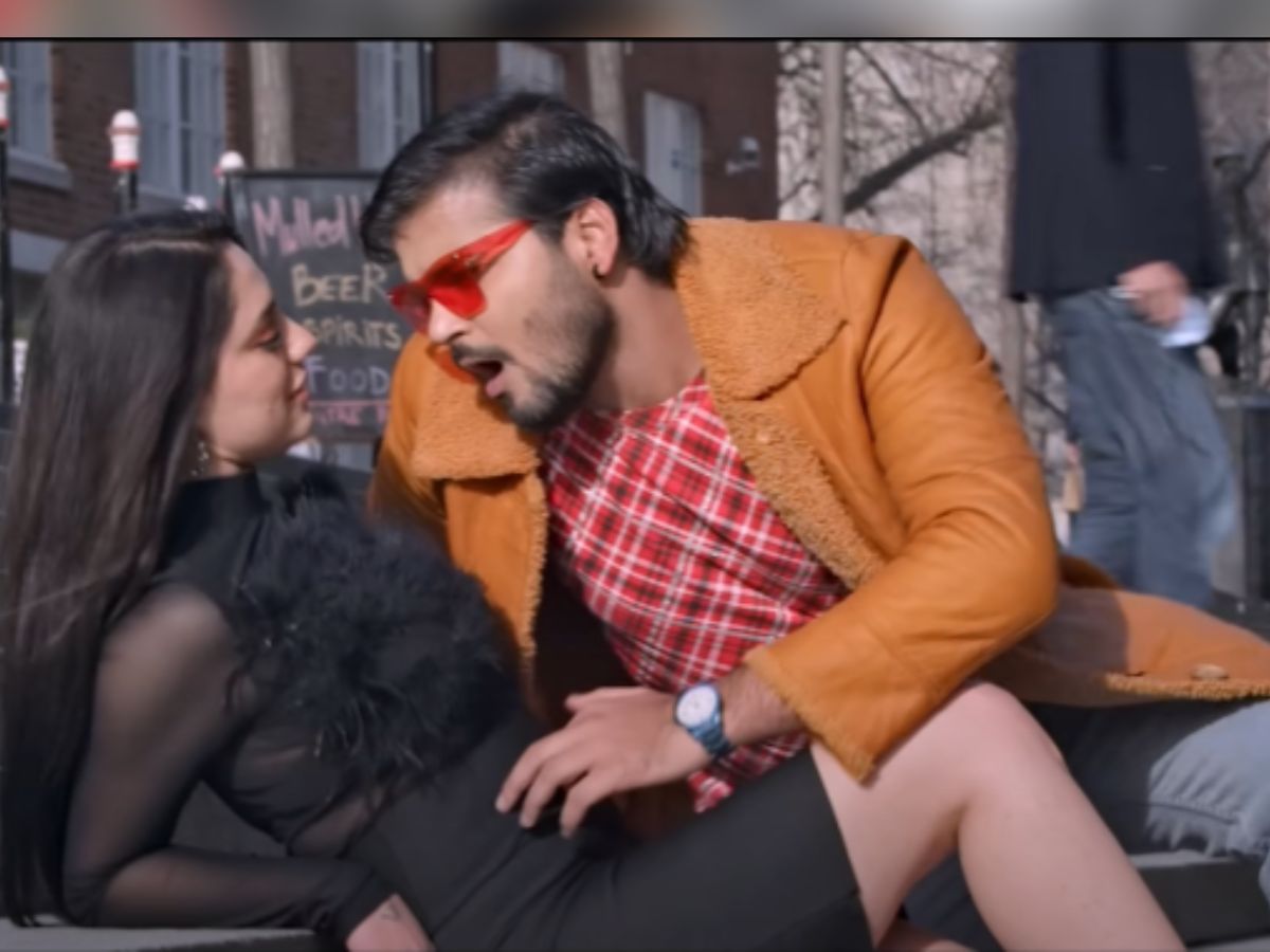 Bhojpuri Song: आ गया कल्लू का लंदन स्पेशल गाना 'काजल लगा के ना पागल करS', दो-दो एक्ट्रेस संग कर रहे रोमांस - arvind akela kallu latest bhojpuri gana kajal laga ke na