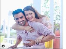 जया को पसंद आते हैं दीपक के मन भाए कपड़े, क्यूट कपल्स की पढ़ें दिलचस्प कहानी