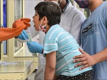 क्या देश के लिए खतरा हैं तेजी से बढ़ रहे कोरोना केस? जानें एक्सपर्ट की राय