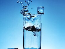 ठंडा पानी पीने से हो सकता है सिर दर्द, कई परेशानियों का बढ़ता है खतरा