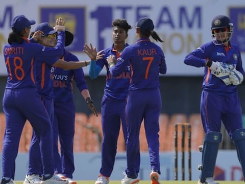 भारतीयम महिला क्रिकेट टीम सोमवार को श्रीलंका से तीसरे टी20 मैच में भिड़ेगी. (BCCI/Twitter) 
